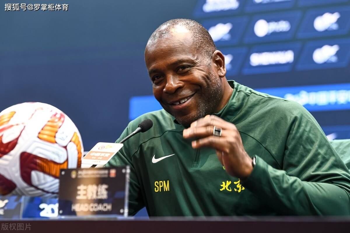 窗口期体能课后，法兰克福绝杀压哨备战全明星赛，态度坚定，临场指挥获称赞(德国美因河畔法兰克福)