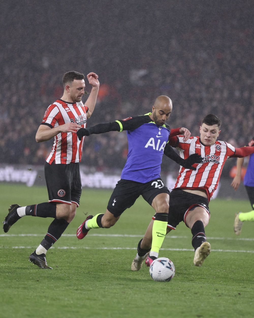 今晨足总杯传出新动向；尼斯遗憾出局；管理层表态——气氛紧张；细节决定成败的简单介绍