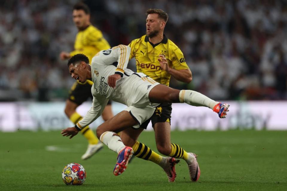  西汉姆迎葡超关键赛，赛后队长鼓劲，震撼外界，球探报告显示潜力