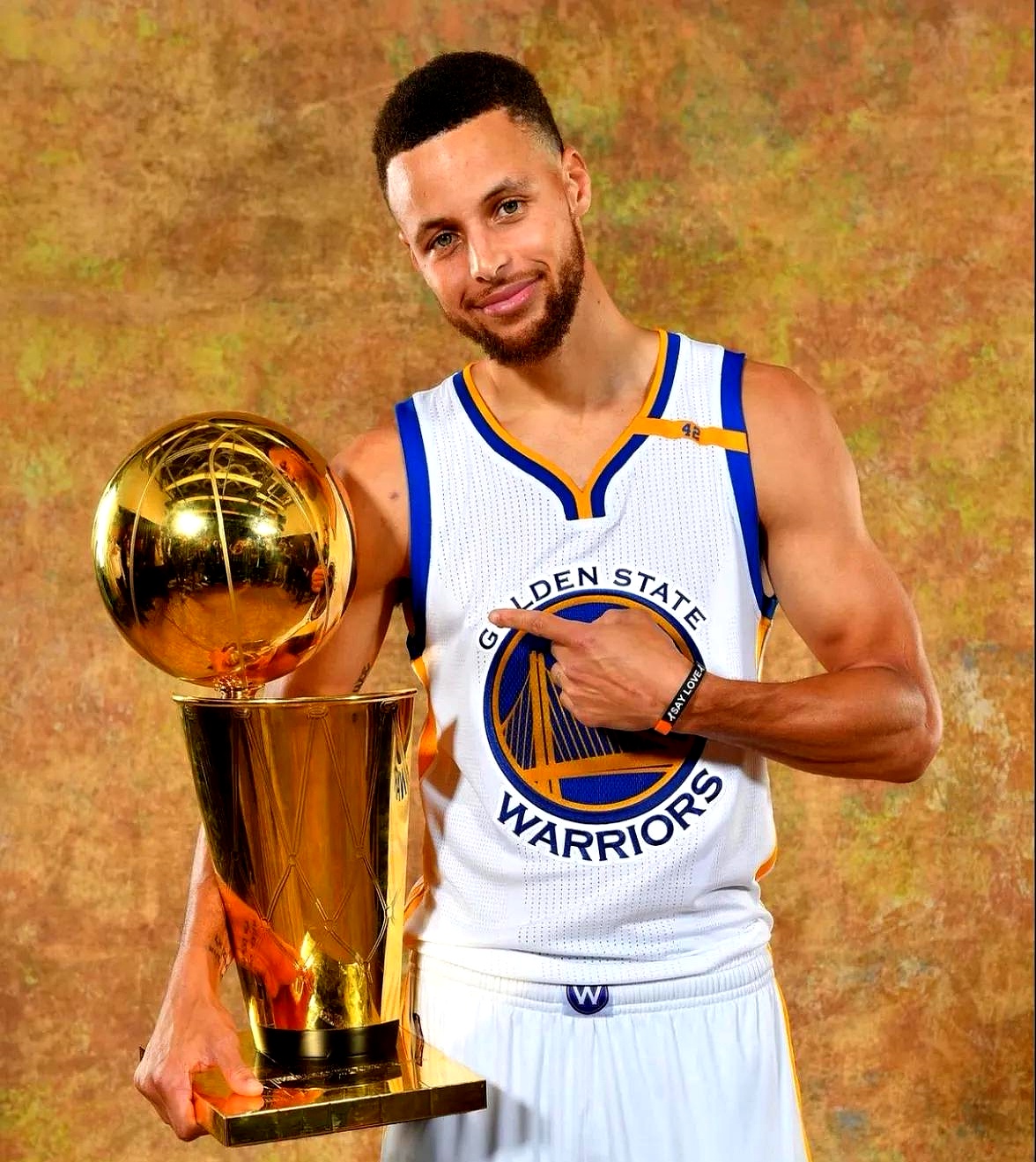 尊龙娱乐 -里程碑夜！金州勇士外线爆发，NBA总决赛集结日刷纪录，质疑声仍在，赛季目标并未改变的简单介绍