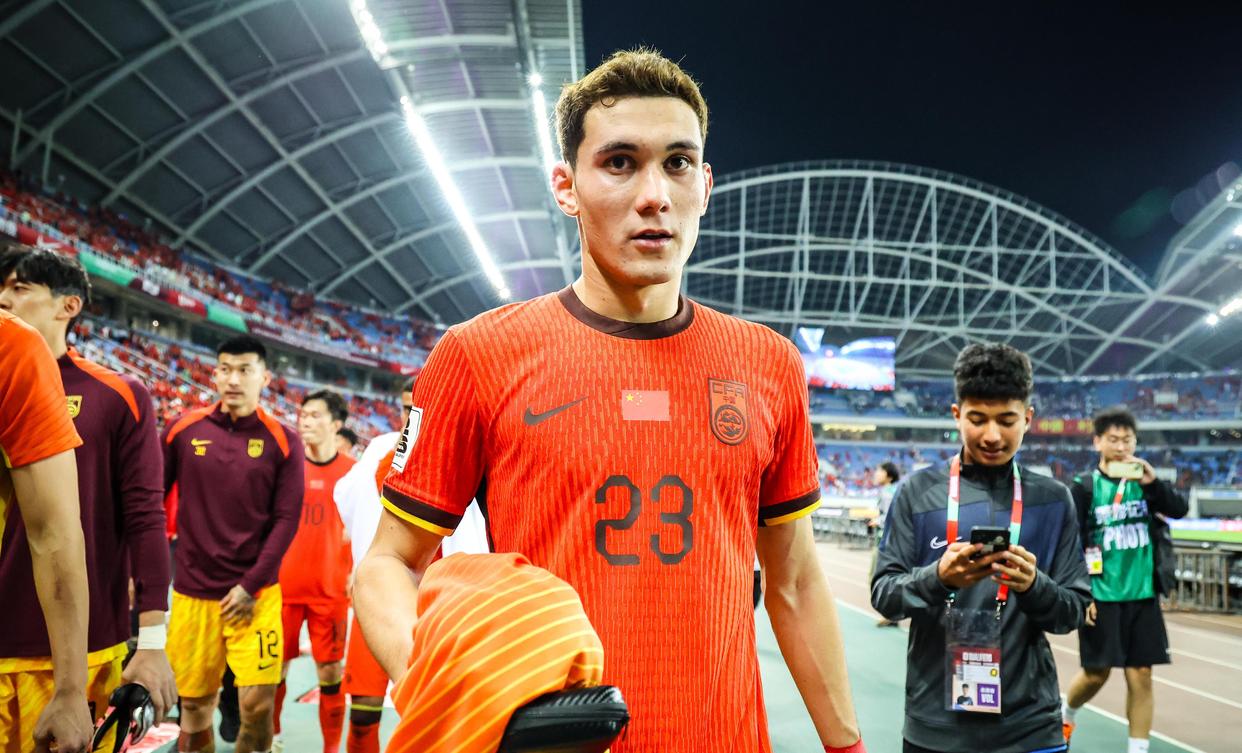 关于亚冠倒计时；法兰克福赛前回应争议；细节引发关注；球迷炸锅；训练强度明显提升的信息