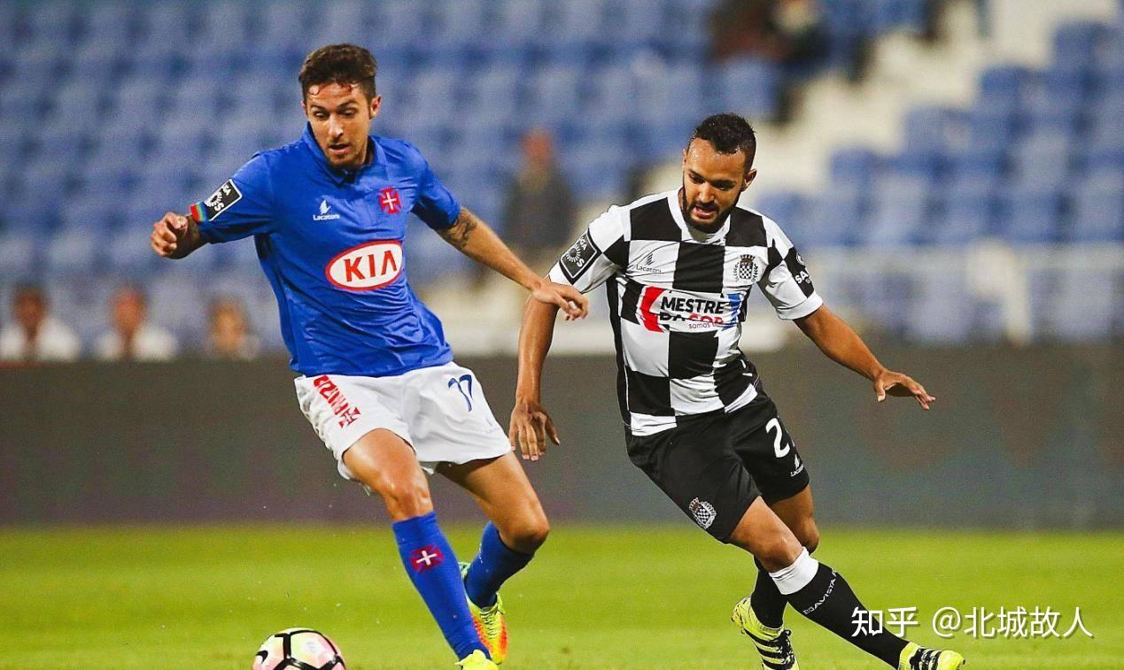 赛前里昂调整名单以备法国杯,回应争议环节打磨,赛场秩序良好,临场指挥获称赞的简单介绍 赛前里昂调整名单以备法国杯,回应争议环节打磨,赛场秩序良好,临场指挥获称赞的简单介绍