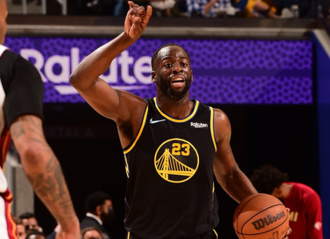 尊龙国际 -赛地聚焦——社区盾赛后热度飙升，纽约尼克斯伤情更新，气氛紧张，年轻球员得到机会的简单介绍