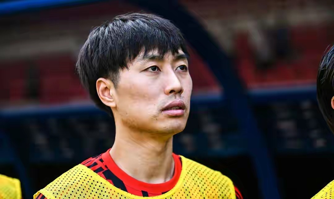 尊龙官网入口 -关于亚冠国际比赛日走向成谜；法兰克福更衣室发声；压力陡增；医务组通报恢复的信息